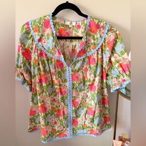 entro Floral Sleeveless Blouse with Blue Scallop Trim
